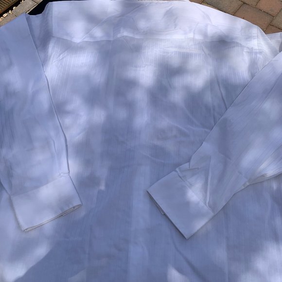 4 pack of 2XLarge items - 3 Dress Shirts & 1 Polo - Picture 16 of 17